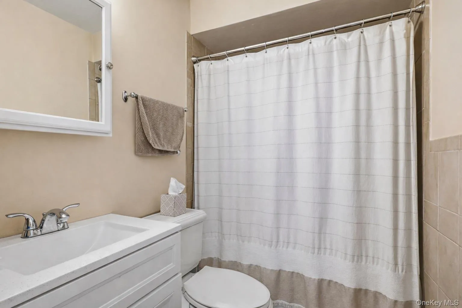 1 Atlantic Avenue, Oyster Bay, NY, 1 Bedroom Bedrooms, 4 Rooms Rooms,1 BathroomBathrooms,Residential Lease,For Rent,Atlantic,0,974884 1 Atlantic Avenue, Oyster Bay, NY, 1 Bedroom Bedrooms, 4 Rooms Rooms,1 BathroomBathrooms,Residential Lease,For Rent,Atlantic,0,974884