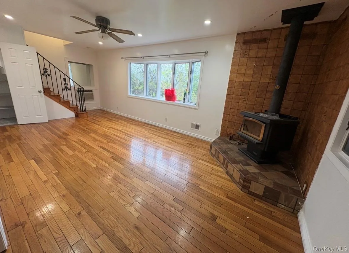 54 Camden Place, Hempstead, NY, 3 Bedrooms Bedrooms, 7 Rooms Rooms,3 BathroomsBathrooms,Residential Lease,For Rent,Camden,0,974904 54 Camden Place, Hempstead, NY, 3 Bedrooms Bedrooms, 7 Rooms Rooms,3 BathroomsBathrooms,Residential Lease,For Rent,Camden,0,974904