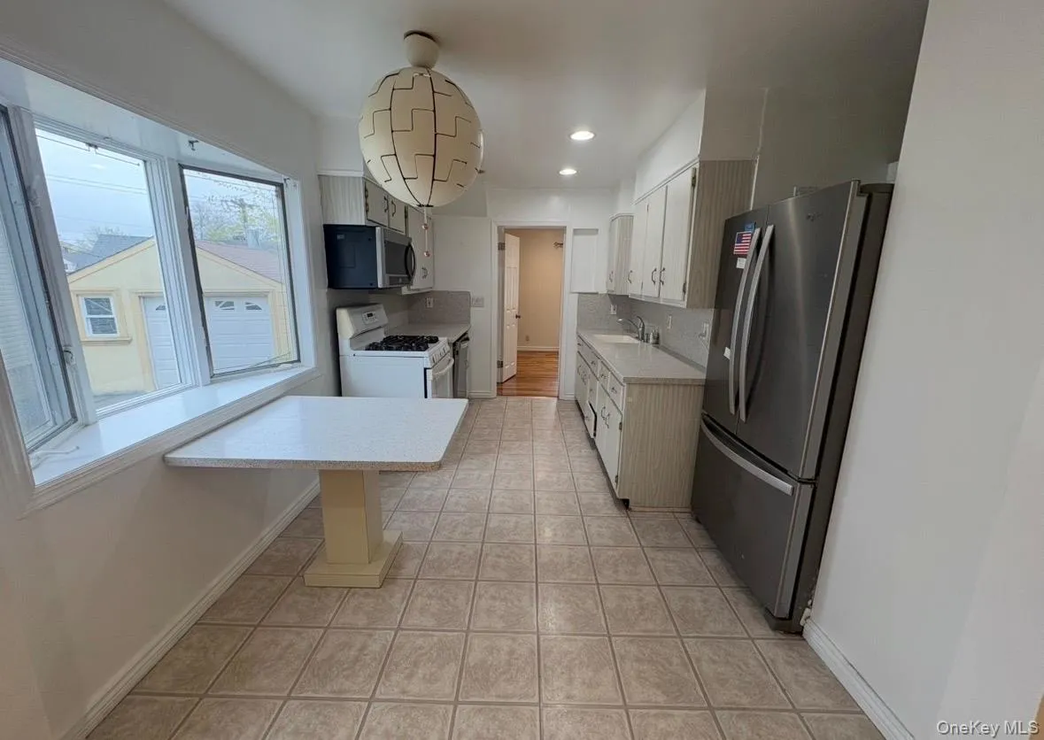 54 Camden Place, Hempstead, NY, 3 Bedrooms Bedrooms, 7 Rooms Rooms,3 BathroomsBathrooms,Residential Lease,For Rent,Camden,0,974904 54 Camden Place, Hempstead, NY, 3 Bedrooms Bedrooms, 7 Rooms Rooms,3 BathroomsBathrooms,Residential Lease,For Rent,Camden,0,974904