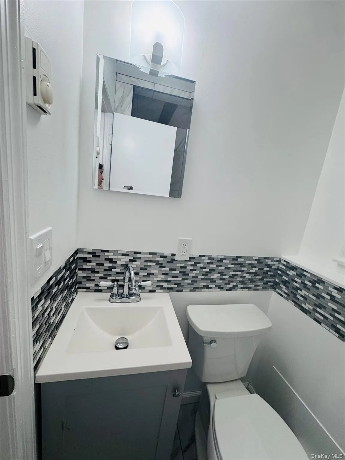 87 Ellis Avenue, Newburgh (town), NY, 5 Bedrooms Bedrooms, 12 Rooms Rooms,2 BathroomsBathrooms,Residential Lease,For Rent,Ellis,0,974931 87 Ellis Avenue, Newburgh (town), NY, 5 Bedrooms Bedrooms, 12 Rooms Rooms,2 BathroomsBathrooms,Residential Lease,For Rent,Ellis,0,974931