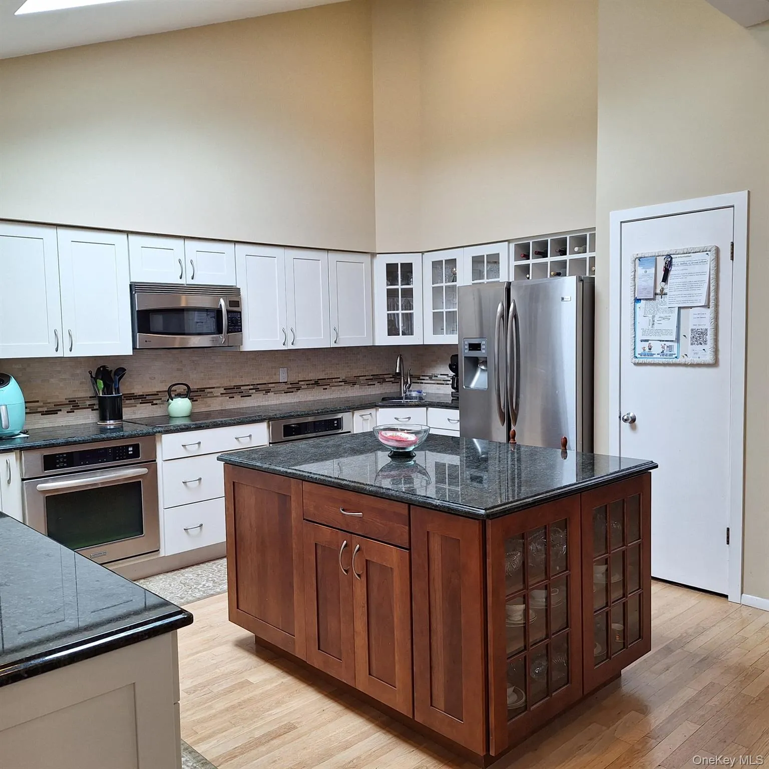 7 Clay Pit Road, Southampton, NY, 4 Bedrooms Bedrooms, 7 Rooms Rooms,3 BathroomsBathrooms,Residential Lease,For Rent,Clay Pit,0,974954 7 Clay Pit Road, Southampton, NY, 4 Bedrooms Bedrooms, 7 Rooms Rooms,3 BathroomsBathrooms,Residential Lease,For Rent,Clay Pit,0,974954