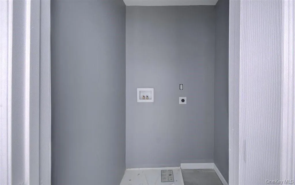 Laundry room with hook-up for Washer/Dryer Laundry room with hook-up for Washer/Dryer