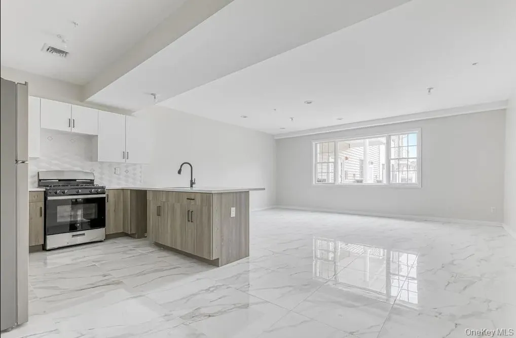 127 Spring Street, Monroe, NY, 3 Bedrooms Bedrooms, 5 Rooms Rooms,2 BathroomsBathrooms,Residential Lease,For Rent,Spring,0,974968 127 Spring Street, Monroe, NY, 3 Bedrooms Bedrooms, 5 Rooms Rooms,2 BathroomsBathrooms,Residential Lease,For Rent,Spring,0,974968