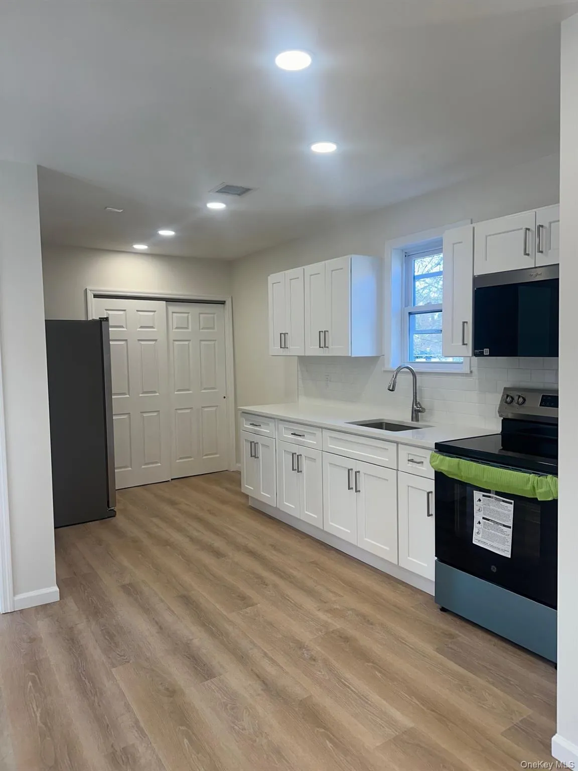 38 Carroll Street, Poughkeepsie, NY, 2 Bedrooms Bedrooms, 4 Rooms Rooms,1 BathroomBathrooms,Residential Lease,For Rent,Carroll,0,974977 38 Carroll Street, Poughkeepsie, NY, 2 Bedrooms Bedrooms, 4 Rooms Rooms,1 BathroomBathrooms,Residential Lease,For Rent,Carroll,0,974977
