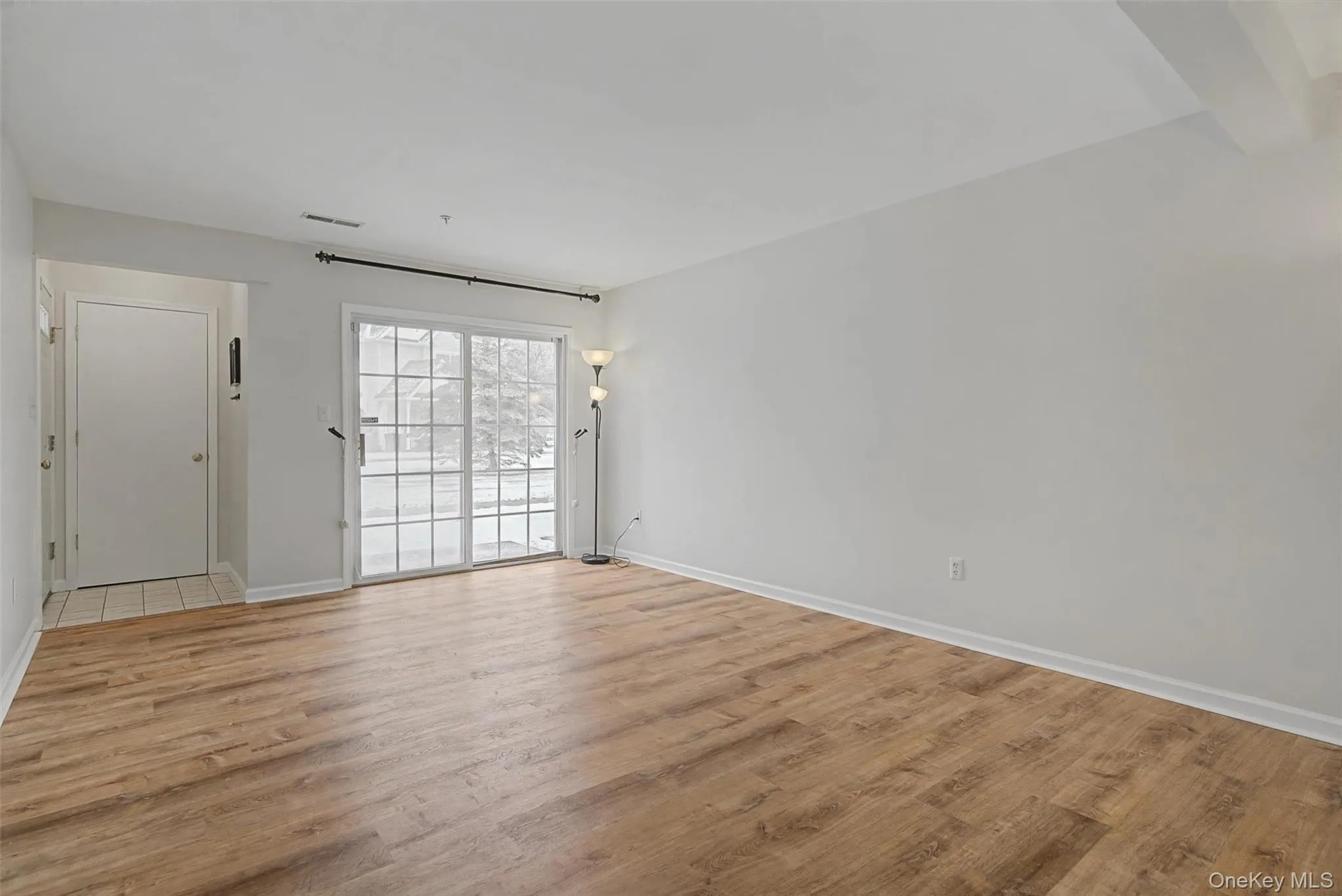 261 Ruth Court, Middletown, NY, 2 Bedrooms Bedrooms, 5 Rooms Rooms,2 BathroomsBathrooms,Residential Lease,For Rent,Ruth,0,975053 261 Ruth Court, Middletown, NY, 2 Bedrooms Bedrooms, 5 Rooms Rooms,2 BathroomsBathrooms,Residential Lease,For Rent,Ruth,0,975053