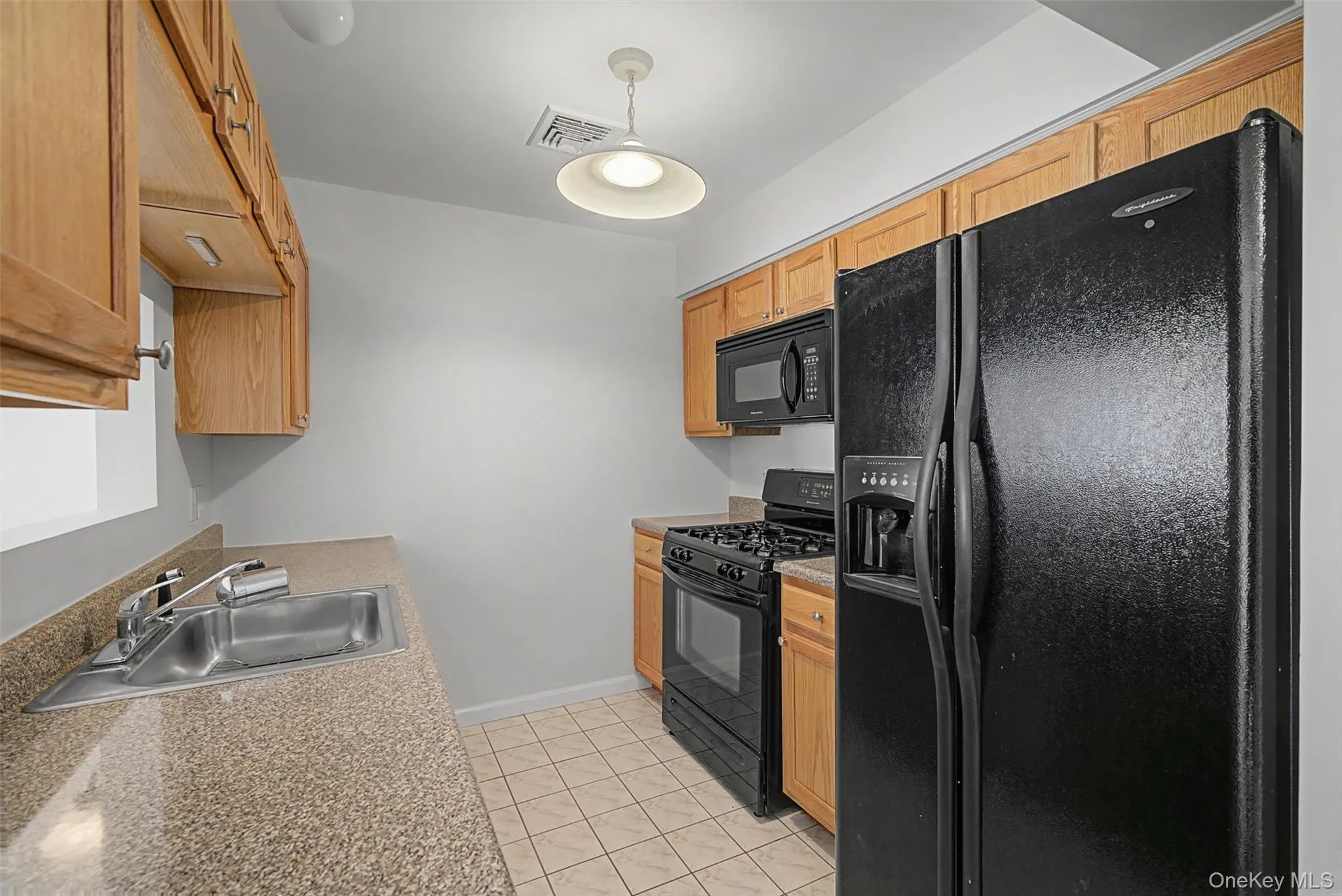 261 Ruth Court, Middletown, NY, 2 Bedrooms Bedrooms, 5 Rooms Rooms,2 BathroomsBathrooms,Residential Lease,For Rent,Ruth,0,975053 261 Ruth Court, Middletown, NY, 2 Bedrooms Bedrooms, 5 Rooms Rooms,2 BathroomsBathrooms,Residential Lease,For Rent,Ruth,0,975053