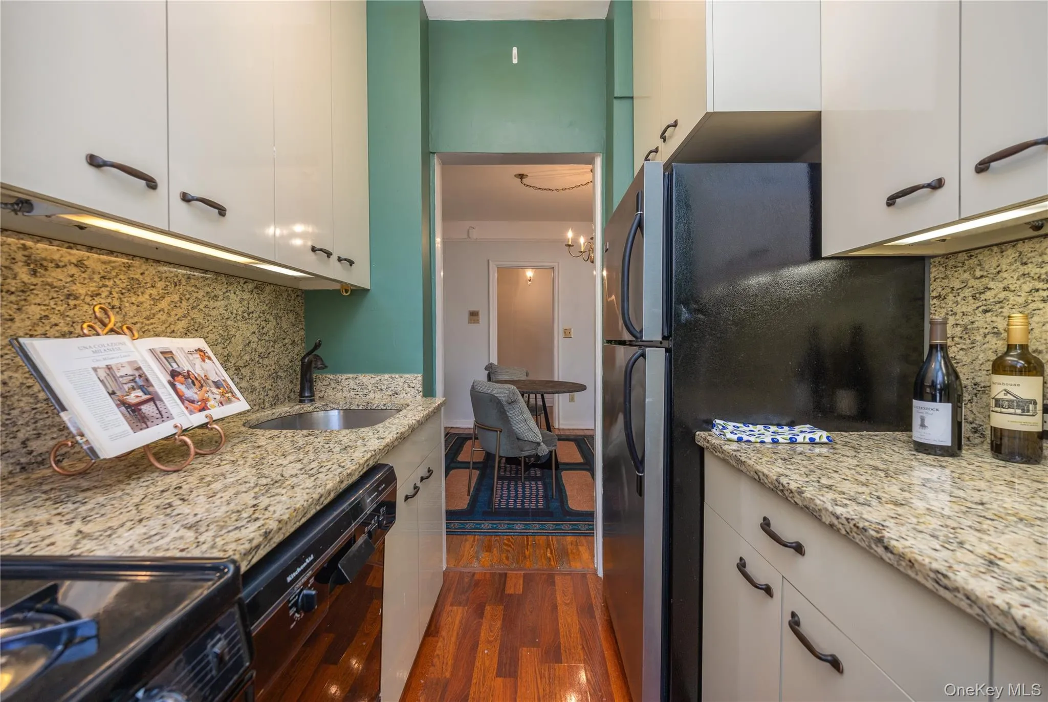 25 Parkview Avenue, Yonkers, NY, 1 Bedroom Bedrooms, 3 Rooms Rooms,1 BathroomBathrooms,Residential Sale,For Rent,Parkview,0,975064 25 Parkview Avenue, Yonkers, NY, 1 Bedroom Bedrooms, 3 Rooms Rooms,1 BathroomBathrooms,Residential Sale,For Rent,Parkview,0,975064