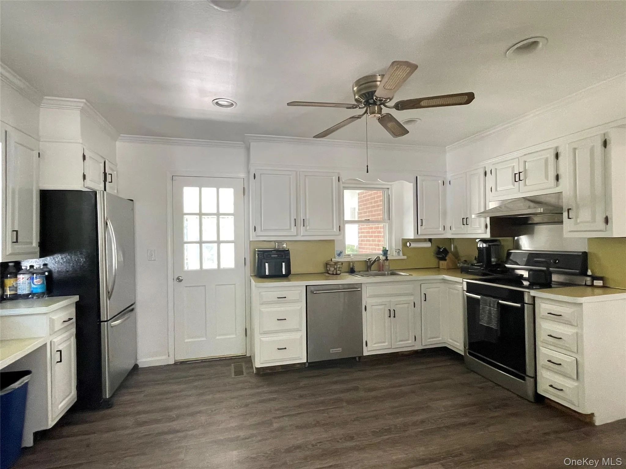 6 Beech Hill Road, Huntington, NY, 6 Bedrooms Bedrooms, 10 Rooms Rooms,3 BathroomsBathrooms,Residential Lease,For Rent,Beech Hill,0,975067 6 Beech Hill Road, Huntington, NY, 6 Bedrooms Bedrooms, 10 Rooms Rooms,3 BathroomsBathrooms,Residential Lease,For Rent,Beech Hill,0,975067