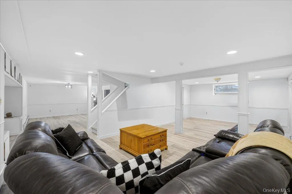 10 Evergreen Court, Ramapo, NY, 5 Bedrooms Bedrooms, 10 Rooms Rooms,2 BathroomsBathrooms,Residential,For Rent,Evergreen,0,975068 10 Evergreen Court, Ramapo, NY, 5 Bedrooms Bedrooms, 10 Rooms Rooms,2 BathroomsBathrooms,Residential,For Rent,Evergreen,0,975068