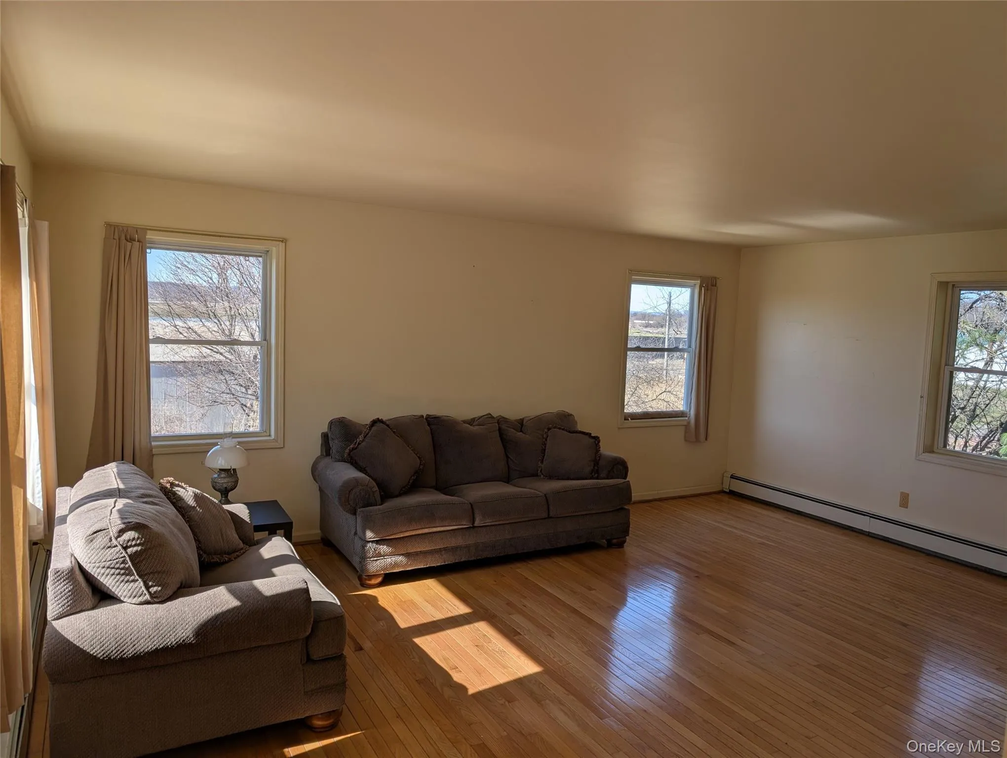 21 Maloney Lane, Goshen, NY, 3 Bedrooms Bedrooms, 8 Rooms Rooms,2 BathroomsBathrooms,Residential Lease,For Rent,Maloney,0,975080 21 Maloney Lane, Goshen, NY, 3 Bedrooms Bedrooms, 8 Rooms Rooms,2 BathroomsBathrooms,Residential Lease,For Rent,Maloney,0,975080