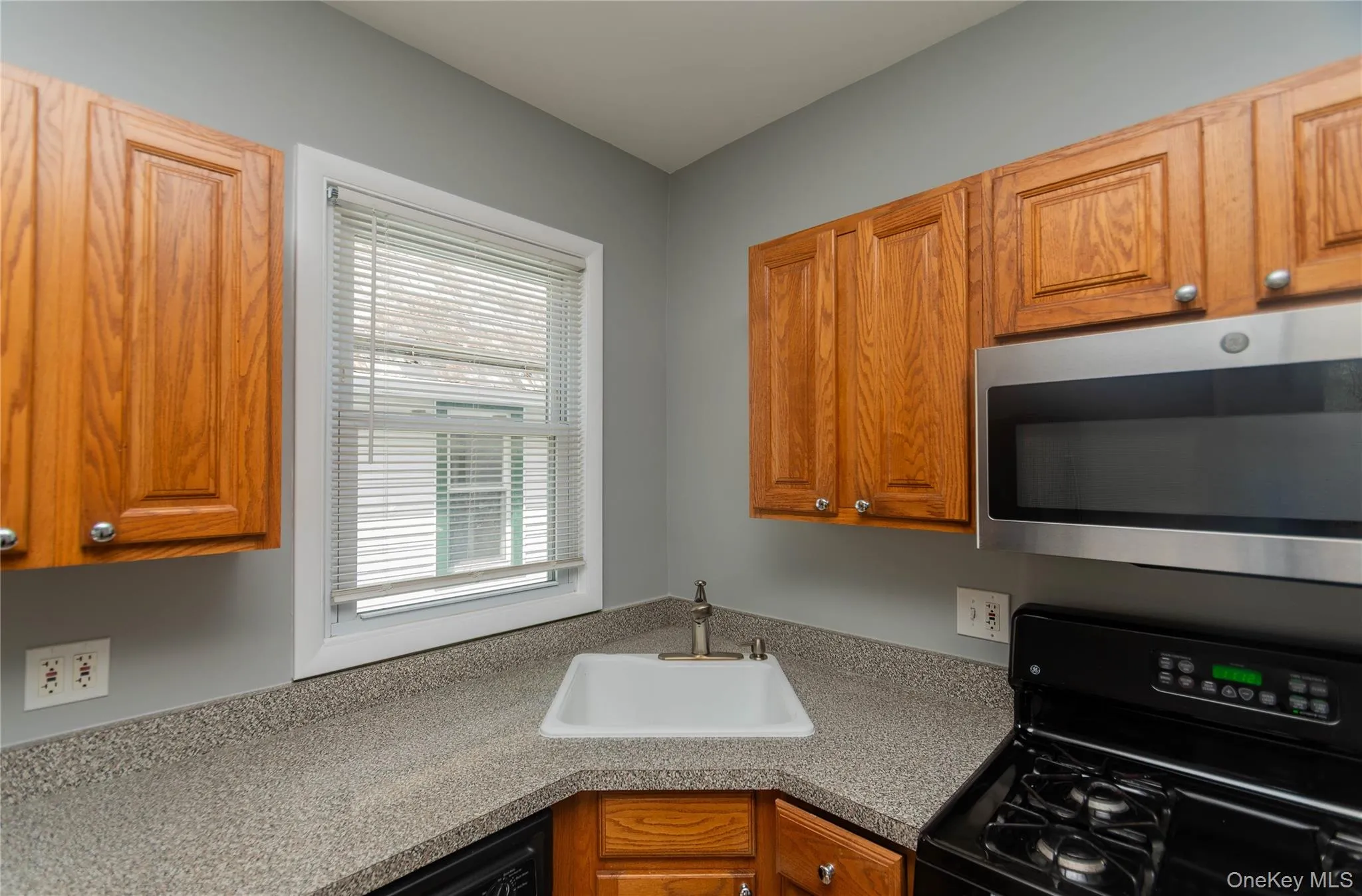 15 Taylor Avenue, Poughkeepsie, NY, 2 Bedrooms Bedrooms, 4 Rooms Rooms,1 BathroomBathrooms,Residential Lease,For Rent,Taylor,0,975081 15 Taylor Avenue, Poughkeepsie, NY, 2 Bedrooms Bedrooms, 4 Rooms Rooms,1 BathroomBathrooms,Residential Lease,For Rent,Taylor,0,975081