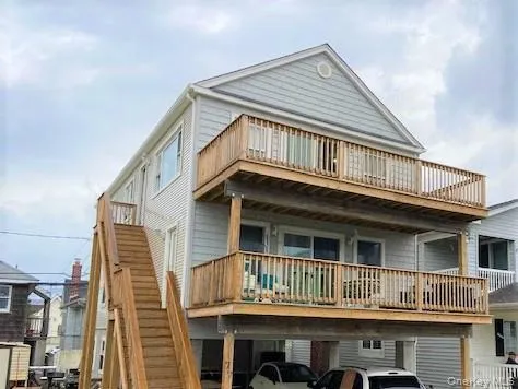 Upper Deck Looks over All Directions! Upper Deck Looks over All Directions!