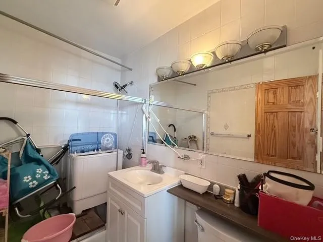 14218 38th Avenue, New York, NY, 2 Bedrooms Bedrooms, 5 Rooms Rooms,2 BathroomsBathrooms,Residential,For Rent,38th,0,975105 14218 38th Avenue, New York, NY, 2 Bedrooms Bedrooms, 5 Rooms Rooms,2 BathroomsBathrooms,Residential,For Rent,38th,0,975105