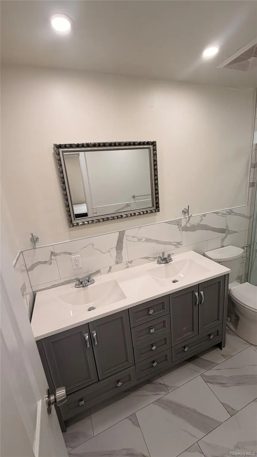 14435 224th Street, New York, NY, 3 Bedrooms Bedrooms, 9 Rooms Rooms,2 BathroomsBathrooms,Residential Lease,For Rent,224th,0,975163 14435 224th Street, New York, NY, 3 Bedrooms Bedrooms, 9 Rooms Rooms,2 BathroomsBathrooms,Residential Lease,For Rent,224th,0,975163