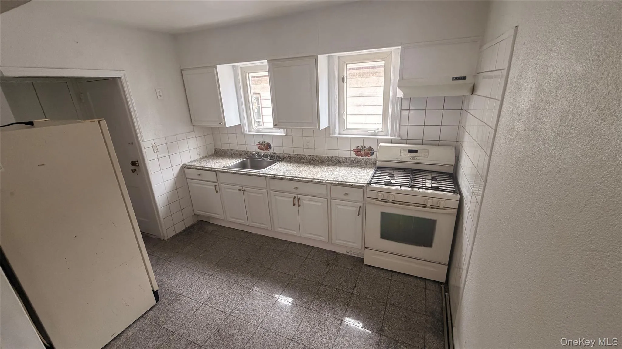 14435 224th Street, New York, NY, 3 Bedrooms Bedrooms, 9 Rooms Rooms,2 BathroomsBathrooms,Residential Lease,For Rent,224th,0,975163 14435 224th Street, New York, NY, 3 Bedrooms Bedrooms, 9 Rooms Rooms,2 BathroomsBathrooms,Residential Lease,For Rent,224th,0,975163