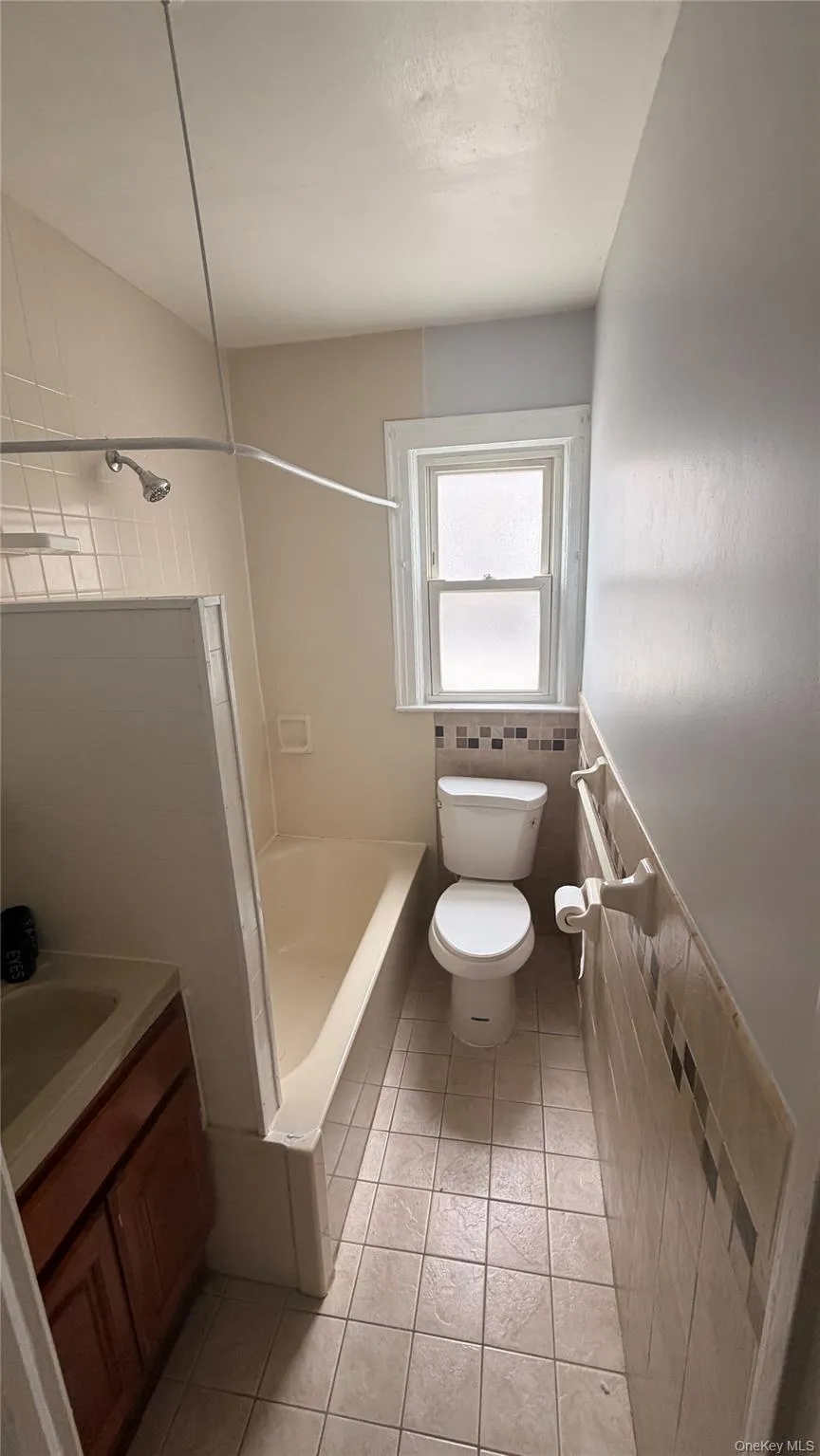 14435 224th Street, New York, NY, 3 Bedrooms Bedrooms, 9 Rooms Rooms,2 BathroomsBathrooms,Residential Lease,For Rent,224th,0,975163 14435 224th Street, New York, NY, 3 Bedrooms Bedrooms, 9 Rooms Rooms,2 BathroomsBathrooms,Residential Lease,For Rent,224th,0,975163