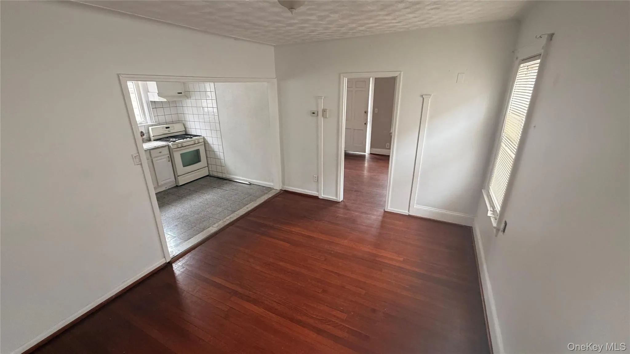 14435 224th Street, New York, NY, 3 Bedrooms Bedrooms, 9 Rooms Rooms,2 BathroomsBathrooms,Residential Lease,For Rent,224th,0,975163 14435 224th Street, New York, NY, 3 Bedrooms Bedrooms, 9 Rooms Rooms,2 BathroomsBathrooms,Residential Lease,For Rent,224th,0,975163