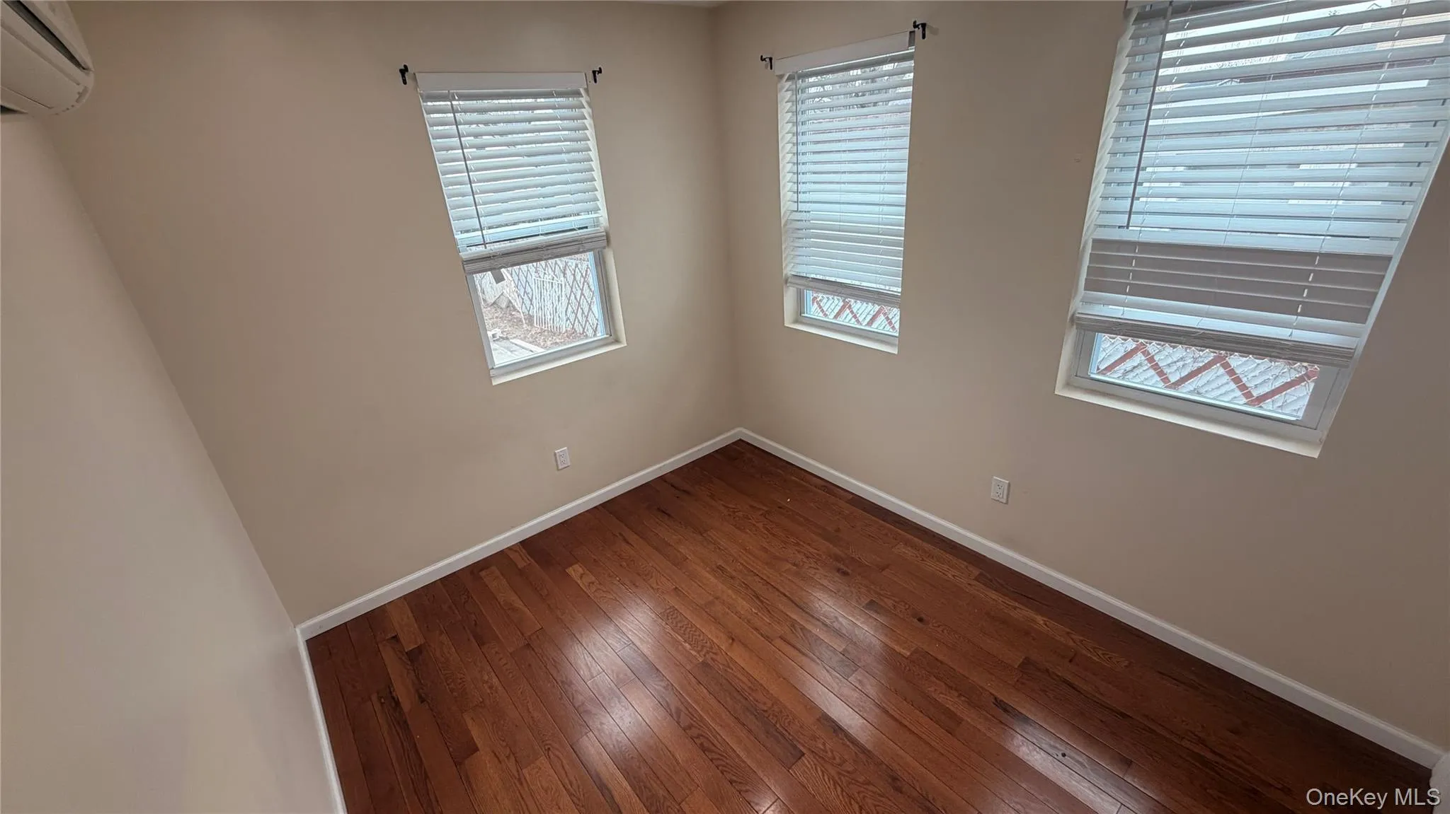 14435 224th Street, New York, NY, 3 Bedrooms Bedrooms, 9 Rooms Rooms,2 BathroomsBathrooms,Residential Lease,For Rent,224th,0,975163 14435 224th Street, New York, NY, 3 Bedrooms Bedrooms, 9 Rooms Rooms,2 BathroomsBathrooms,Residential Lease,For Rent,224th,0,975163