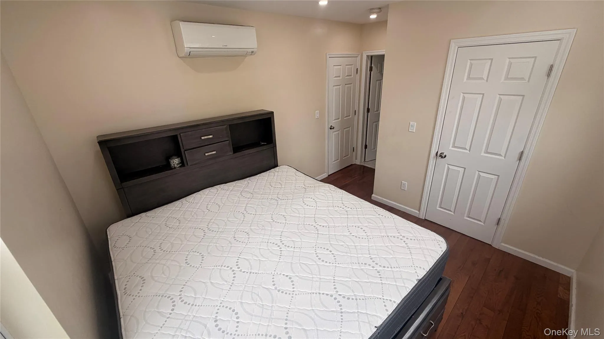 14435 224th Street, New York, NY, 3 Bedrooms Bedrooms, 9 Rooms Rooms,2 BathroomsBathrooms,Residential Lease,For Rent,224th,0,975163 14435 224th Street, New York, NY, 3 Bedrooms Bedrooms, 9 Rooms Rooms,2 BathroomsBathrooms,Residential Lease,For Rent,224th,0,975163