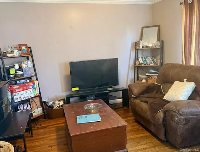 Living Room w wood floors Living Room w wood floors