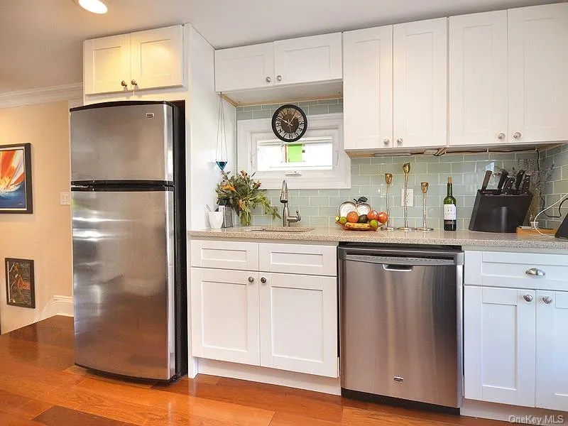 82 Central Avenue, Oyster Bay, NY, 2 Bedrooms Bedrooms, 5 Rooms Rooms,1 BathroomBathrooms,Residential Lease,For Rent,Central,0,975199 82 Central Avenue, Oyster Bay, NY, 2 Bedrooms Bedrooms, 5 Rooms Rooms,1 BathroomBathrooms,Residential Lease,For Rent,Central,0,975199