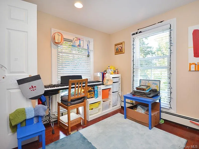 82 Central Avenue, Oyster Bay, NY, 2 Bedrooms Bedrooms, 5 Rooms Rooms,1 BathroomBathrooms,Residential Lease,For Rent,Central,0,975199 82 Central Avenue, Oyster Bay, NY, 2 Bedrooms Bedrooms, 5 Rooms Rooms,1 BathroomBathrooms,Residential Lease,For Rent,Central,0,975199