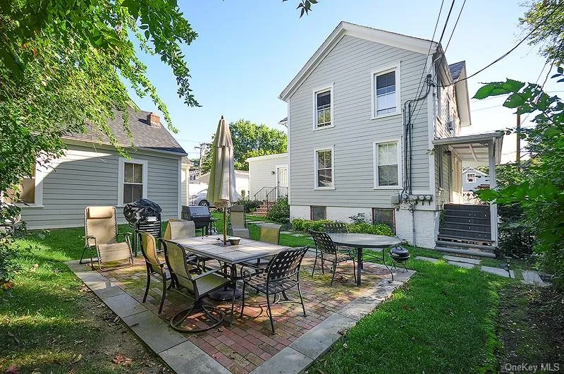 82 Central Avenue, Oyster Bay, NY, 2 Bedrooms Bedrooms, 5 Rooms Rooms,1 BathroomBathrooms,Residential Lease,For Rent,Central,0,975199 82 Central Avenue, Oyster Bay, NY, 2 Bedrooms Bedrooms, 5 Rooms Rooms,1 BathroomBathrooms,Residential Lease,For Rent,Central,0,975199