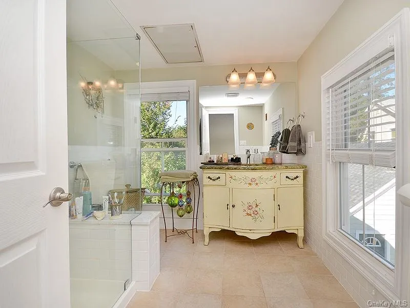 82 Central Avenue, Oyster Bay, NY, 2 Bedrooms Bedrooms, 5 Rooms Rooms,1 BathroomBathrooms,Residential Lease,For Rent,Central,0,975199 82 Central Avenue, Oyster Bay, NY, 2 Bedrooms Bedrooms, 5 Rooms Rooms,1 BathroomBathrooms,Residential Lease,For Rent,Central,0,975199