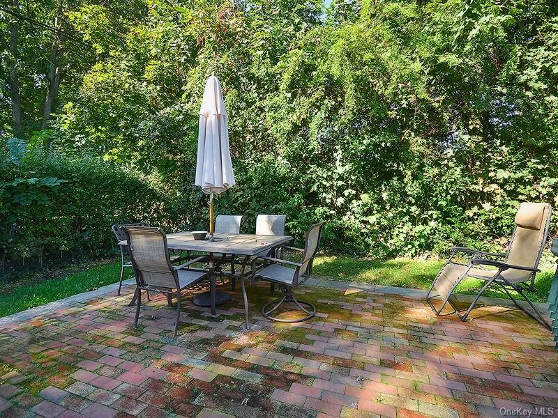 82 Central Avenue, Oyster Bay, NY, 2 Bedrooms Bedrooms, 5 Rooms Rooms,1 BathroomBathrooms,Residential Lease,For Rent,Central,0,975199 82 Central Avenue, Oyster Bay, NY, 2 Bedrooms Bedrooms, 5 Rooms Rooms,1 BathroomBathrooms,Residential Lease,For Rent,Central,0,975199