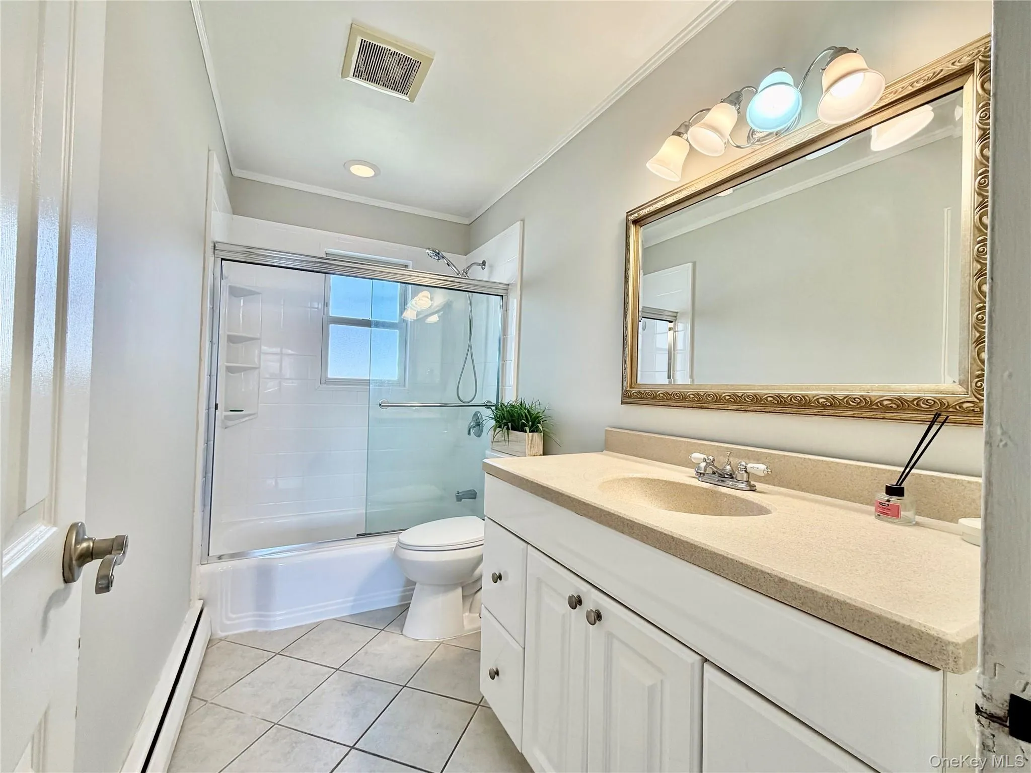 14 Glendale Drive, Huntington, NY, 3 Bedrooms Bedrooms, 7 Rooms Rooms,2 BathroomsBathrooms,Residential Lease,For Rent,Glendale,0,975200 14 Glendale Drive, Huntington, NY, 3 Bedrooms Bedrooms, 7 Rooms Rooms,2 BathroomsBathrooms,Residential Lease,For Rent,Glendale,0,975200