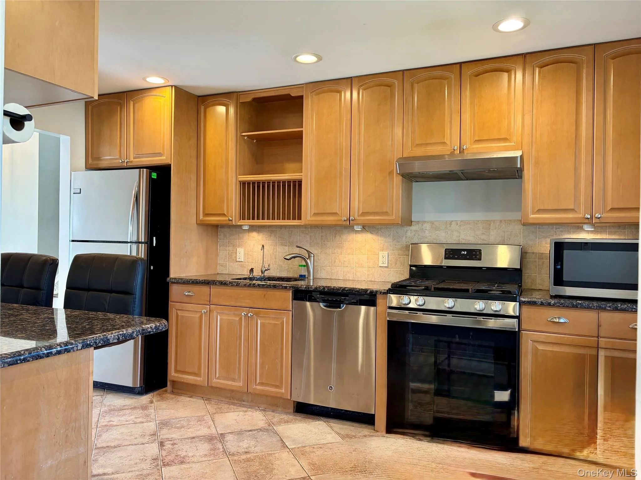 14 Glendale Drive, Huntington, NY, 3 Bedrooms Bedrooms, 7 Rooms Rooms,2 BathroomsBathrooms,Residential Lease,For Rent,Glendale,0,975200 14 Glendale Drive, Huntington, NY, 3 Bedrooms Bedrooms, 7 Rooms Rooms,2 BathroomsBathrooms,Residential Lease,For Rent,Glendale,0,975200