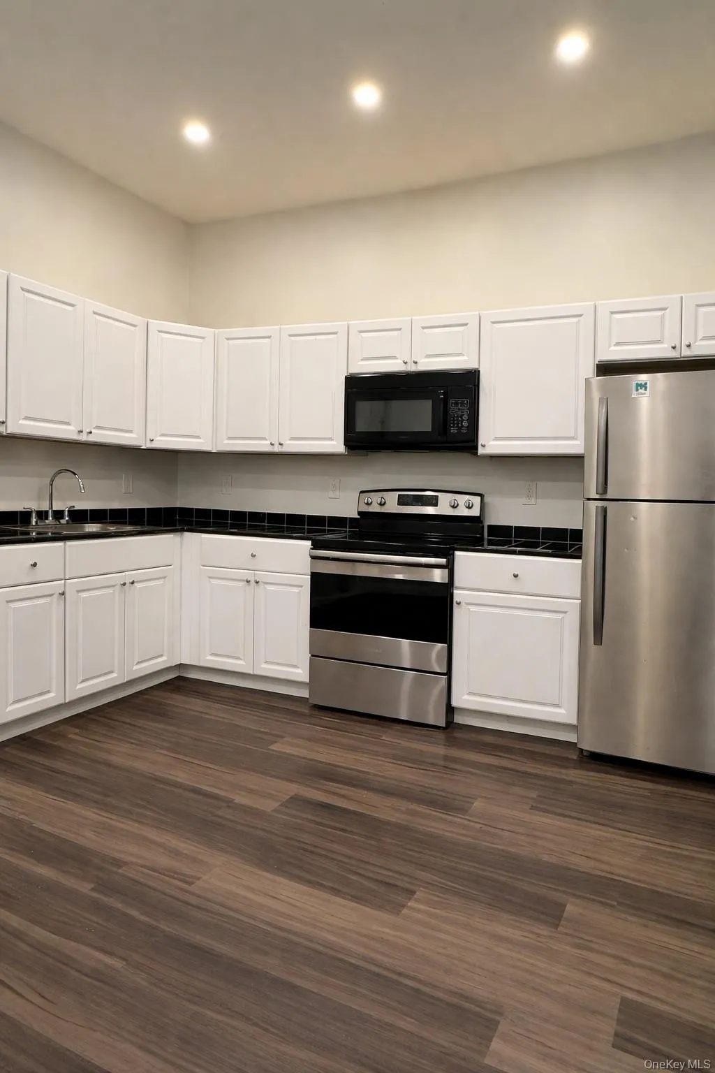 420 Broadway, Thompson, NY, 2 Bedrooms Bedrooms, 4 Rooms Rooms,1 BathroomBathrooms,Residential Lease,For Rent,Broadway,0,975210 420 Broadway, Thompson, NY, 2 Bedrooms Bedrooms, 4 Rooms Rooms,1 BathroomBathrooms,Residential Lease,For Rent,Broadway,0,975210