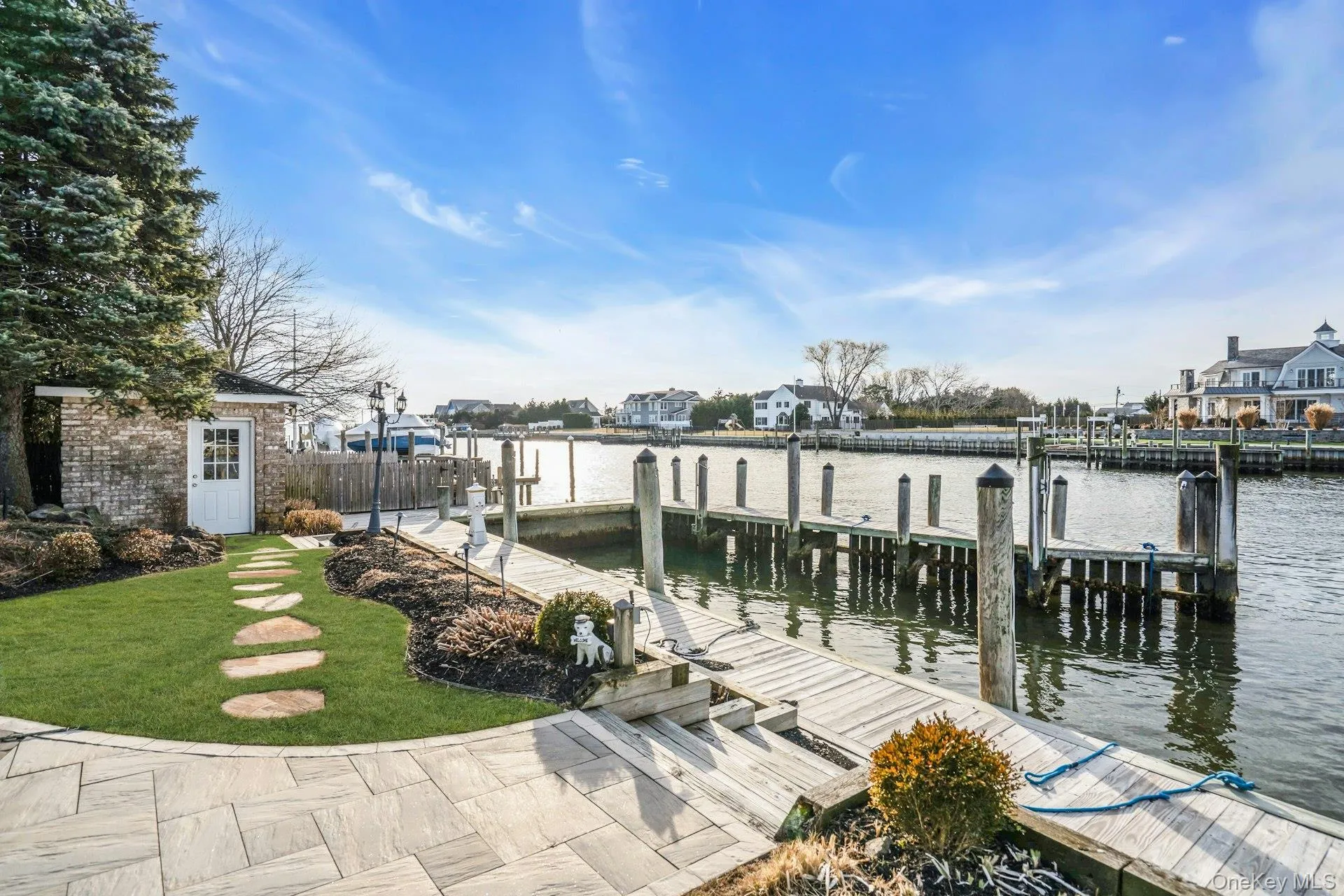 Views for days from your private walkways and dock. Views for days from your private walkways and dock.