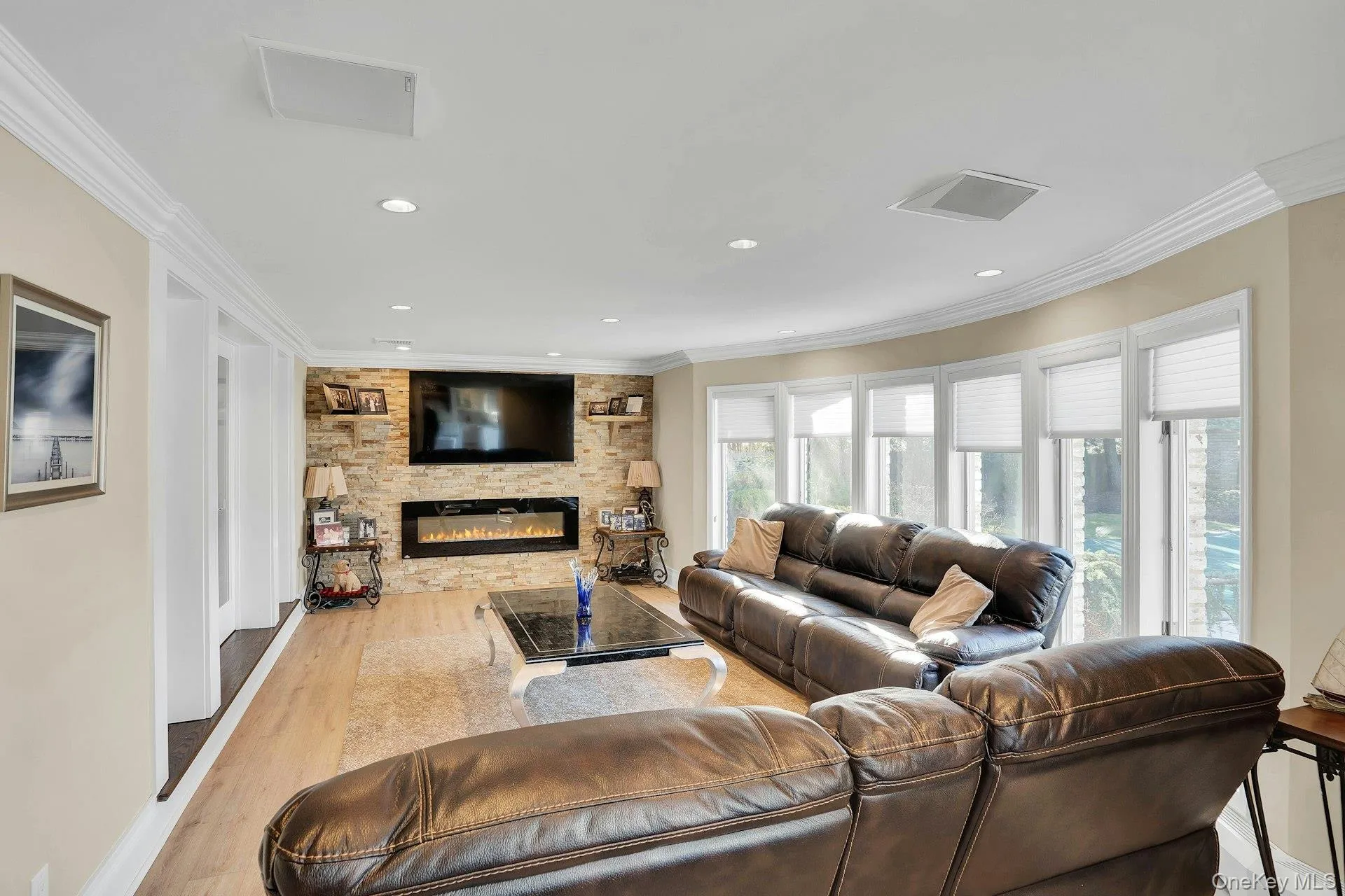 Wall of windows makes this den the room with a view! Wall of windows makes this den the room with a view!