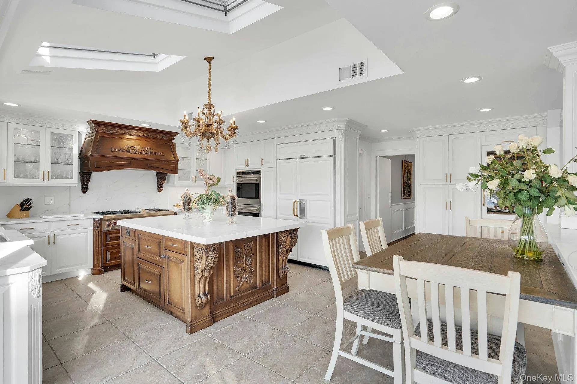 Newly Renovated with radiant floors and crystal chandelier. Newly Renovated with radiant floors and crystal chandelier.
