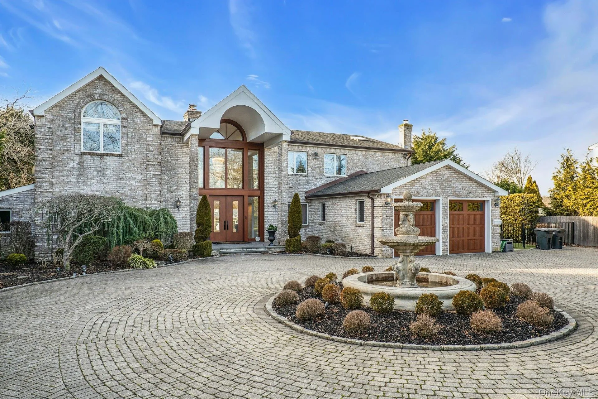 Welcome to this 5 BR, 5.5 Bath Waterfront Mansion. Welcome to this 5 BR, 5.5 Bath Waterfront Mansion.