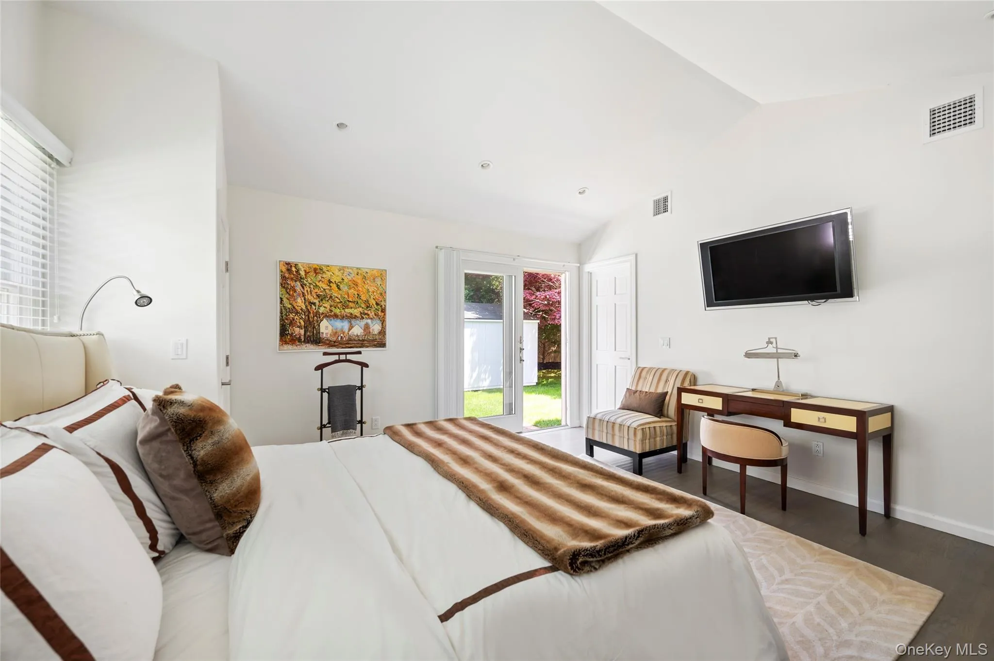 89 South Road, Southampton, NY, 5 Bedrooms Bedrooms, 13 Rooms Rooms,4 BathroomsBathrooms,Residential Lease,For Rent,South,0,975219 89 South Road, Southampton, NY, 5 Bedrooms Bedrooms, 13 Rooms Rooms,4 BathroomsBathrooms,Residential Lease,For Rent,South,0,975219