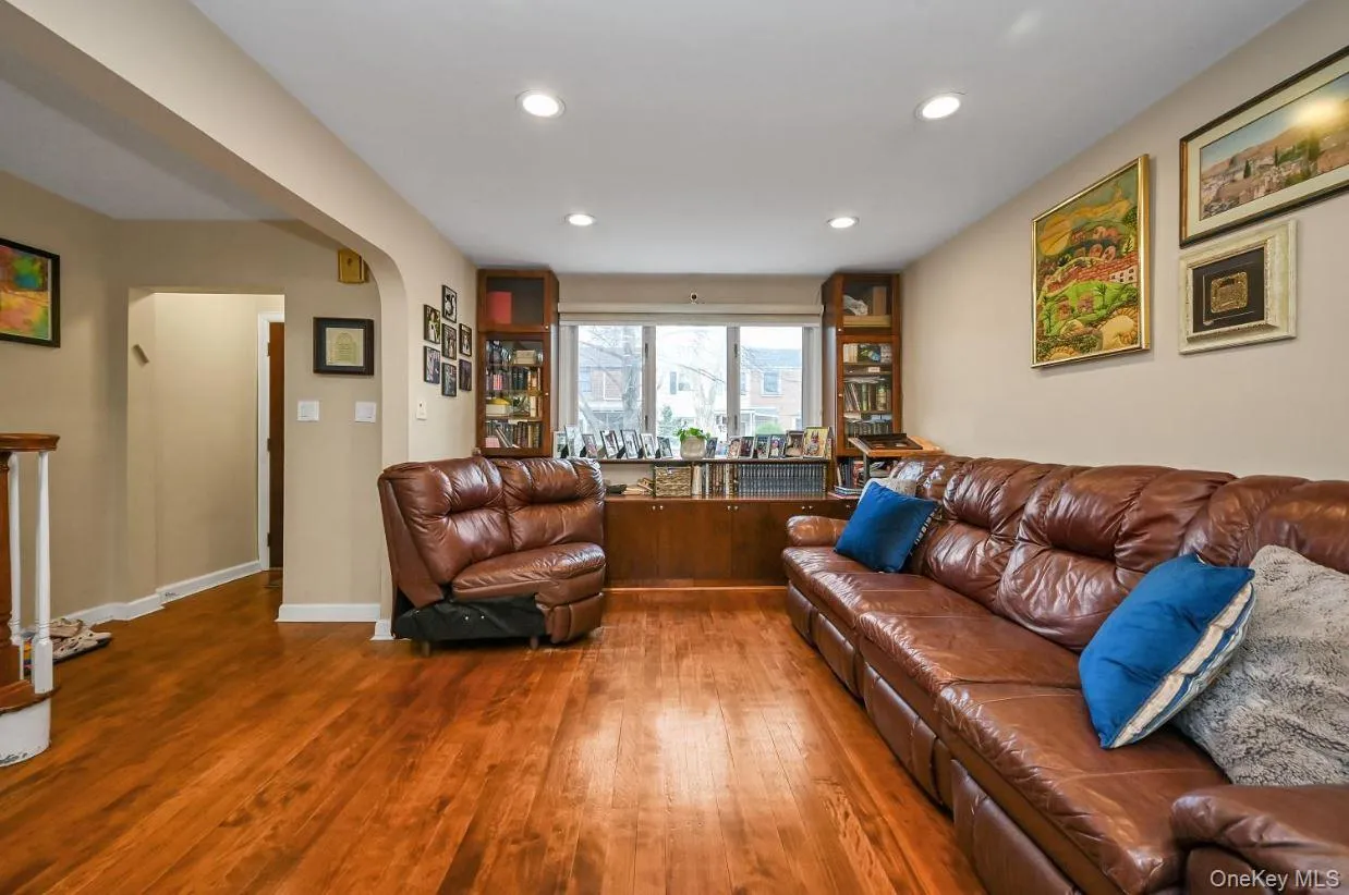 144-37 68th Avenue, New York, NY, 3 Bedrooms Bedrooms, 7 Rooms Rooms,1 BathroomBathrooms,Residential,For Rent,68th,0,975228 144-37 68th Avenue, New York, NY, 3 Bedrooms Bedrooms, 7 Rooms Rooms,1 BathroomBathrooms,Residential,For Rent,68th,0,975228