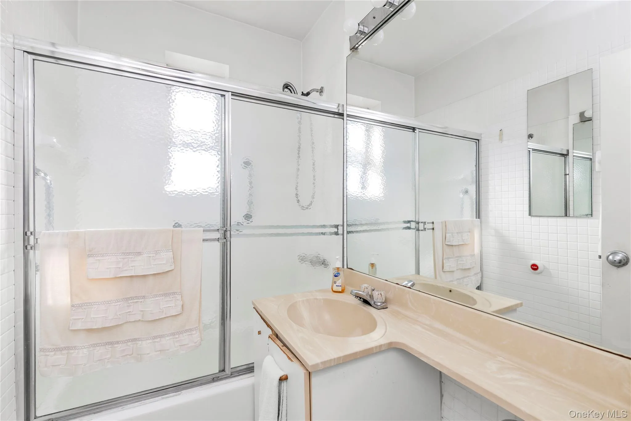 51-40 30th Avenue, New York, NY, 1 Bedroom Bedrooms, 3 Rooms Rooms,1 BathroomBathrooms,Residential,For Rent,30th,0,975235 51-40 30th Avenue, New York, NY, 1 Bedroom Bedrooms, 3 Rooms Rooms,1 BathroomBathrooms,Residential,For Rent,30th,0,975235