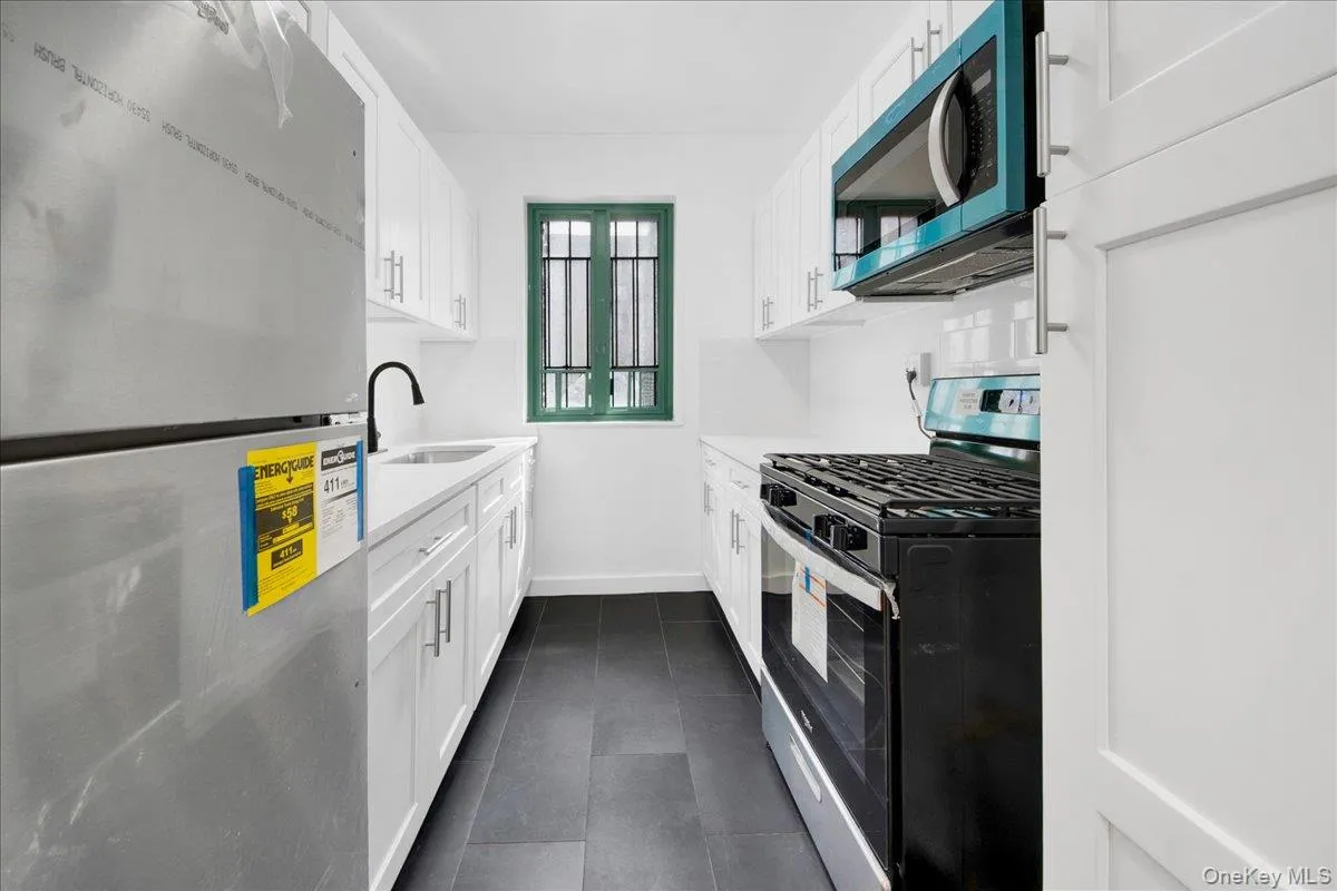 1569 metropolitan Avenue, New York, NY, 2 Bedrooms Bedrooms, 4 Rooms Rooms,1 BathroomBathrooms,Residential,For Rent,metropolitan,0,975238 1569 metropolitan Avenue, New York, NY, 2 Bedrooms Bedrooms, 4 Rooms Rooms,1 BathroomBathrooms,Residential,For Rent,metropolitan,0,975238