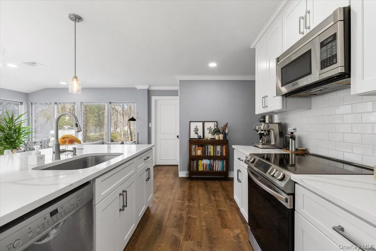 New Kitchen with quality appliances. New Kitchen with quality appliances.