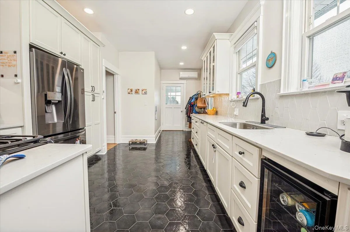 36 Grand Avenue, Eastchester, NY, 3 Bedrooms Bedrooms, 8 Rooms Rooms,2 BathroomsBathrooms,Residential Lease,For Rent,Grand,0,975248 36 Grand Avenue, Eastchester, NY, 3 Bedrooms Bedrooms, 8 Rooms Rooms,2 BathroomsBathrooms,Residential Lease,For Rent,Grand,0,975248