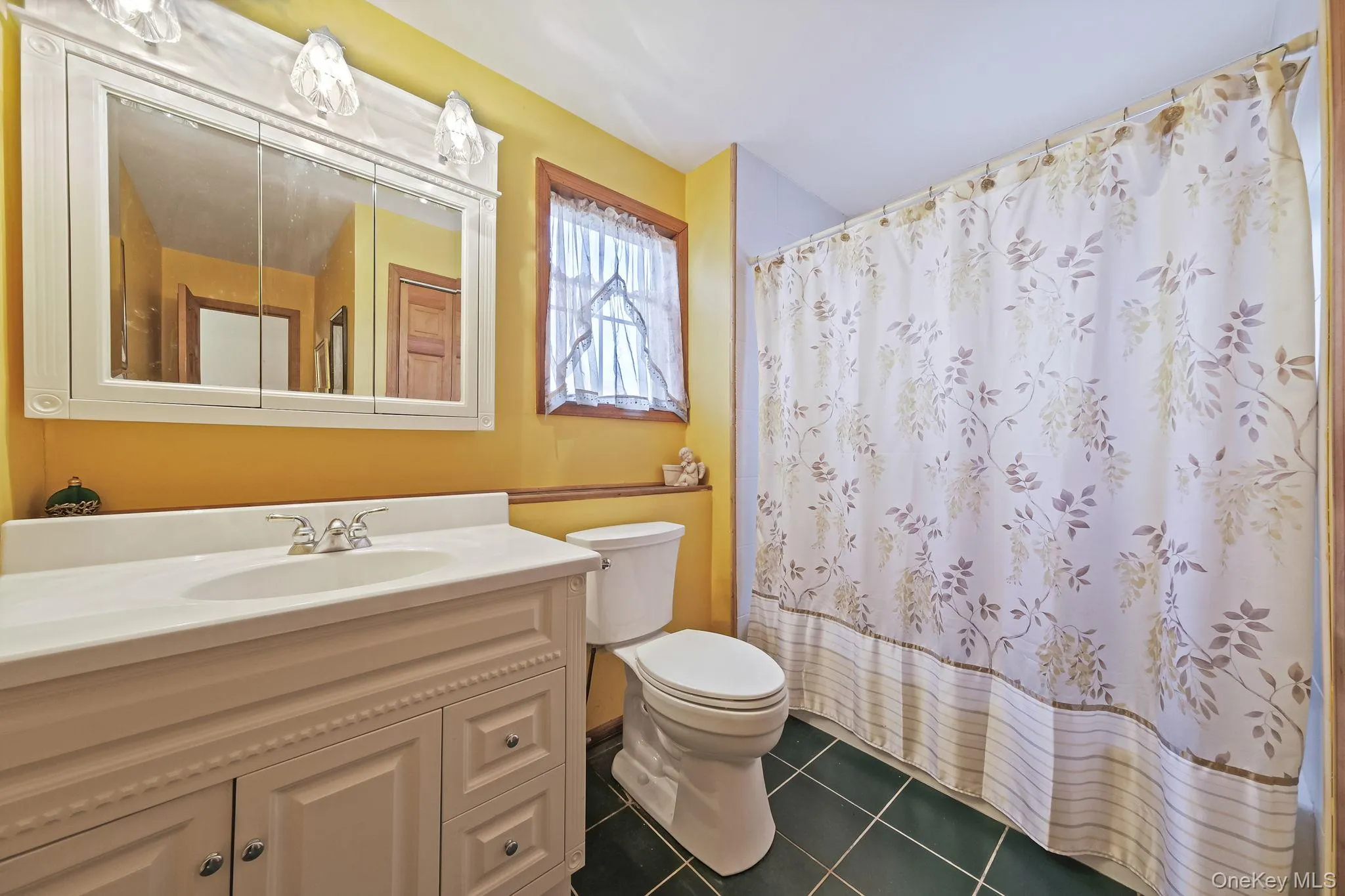 5 Ocean View Avenue, Southampton, NY, 5 Bedrooms Bedrooms, 9 Rooms Rooms,3 BathroomsBathrooms,Residential Lease,For Rent,Ocean View,0,975256 5 Ocean View Avenue, Southampton, NY, 5 Bedrooms Bedrooms, 9 Rooms Rooms,3 BathroomsBathrooms,Residential Lease,For Rent,Ocean View,0,975256