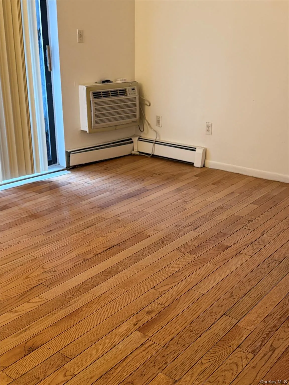 40-12 149th Street, New York, NY, 2 Bedrooms Bedrooms, 3 Rooms Rooms,1 BathroomBathrooms,Residential Lease,For Rent,149th,0,975265 40-12 149th Street, New York, NY, 2 Bedrooms Bedrooms, 3 Rooms Rooms,1 BathroomBathrooms,Residential Lease,For Rent,149th,0,975265
