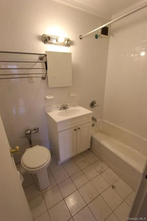 144-87 41st Avenue, New York, NY, 2 Bedrooms Bedrooms, 5 Rooms Rooms,2 BathroomsBathrooms,Residential Lease,For Rent,41st,0,975281 144-87 41st Avenue, New York, NY, 2 Bedrooms Bedrooms, 5 Rooms Rooms,2 BathroomsBathrooms,Residential Lease,For Rent,41st,0,975281