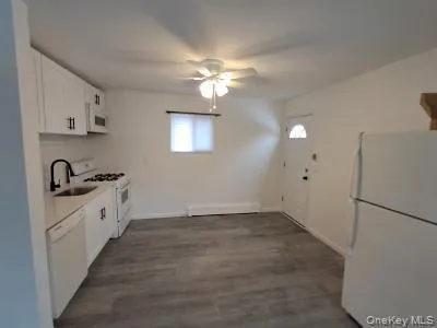 16 Russell Street, Babylon, NY, 4 Bedrooms Bedrooms, 7 Rooms Rooms,1 BathroomBathrooms,Residential Lease,For Rent,Russell,0,975283 16 Russell Street, Babylon, NY, 4 Bedrooms Bedrooms, 7 Rooms Rooms,1 BathroomBathrooms,Residential Lease,For Rent,Russell,0,975283