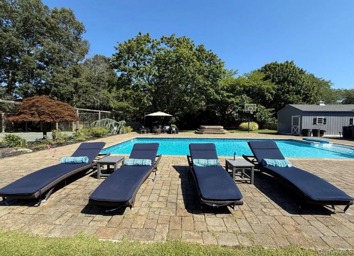 9 Old Mill Lane, Southampton, NY, 4 Bedrooms Bedrooms, 9 Rooms Rooms,2 BathroomsBathrooms,Residential Lease,For Rent,Old Mill,0,975284 9 Old Mill Lane, Southampton, NY, 4 Bedrooms Bedrooms, 9 Rooms Rooms,2 BathroomsBathrooms,Residential Lease,For Rent,Old Mill,0,975284