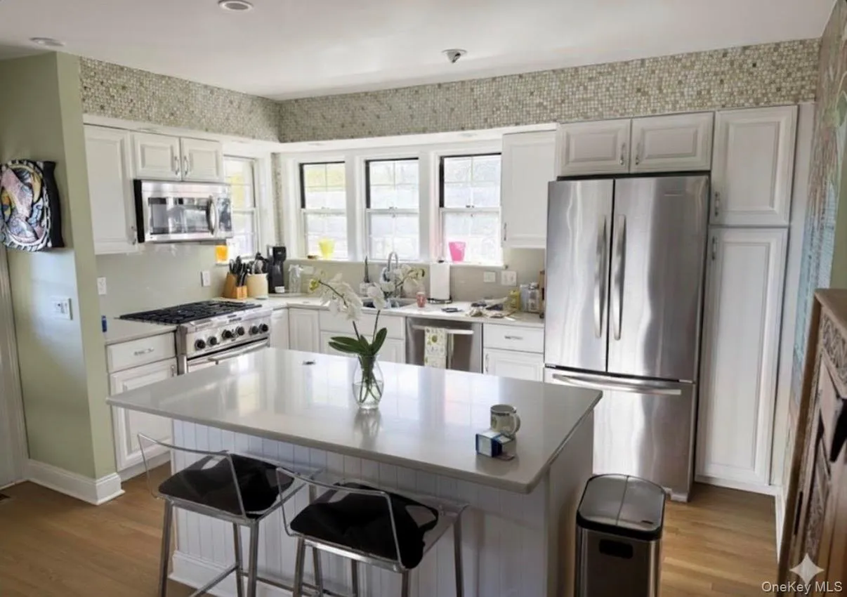 9 Old Mill Lane, Southampton, NY, 4 Bedrooms Bedrooms, 9 Rooms Rooms,2 BathroomsBathrooms,Residential Lease,For Rent,Old Mill,0,975284 9 Old Mill Lane, Southampton, NY, 4 Bedrooms Bedrooms, 9 Rooms Rooms,2 BathroomsBathrooms,Residential Lease,For Rent,Old Mill,0,975284