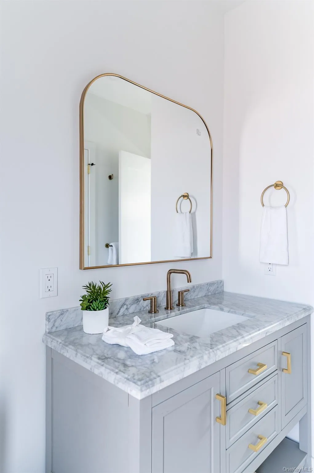 319 Wilmot Road, Islip, NY, 4 Bedrooms Bedrooms, 9 Rooms Rooms,2 BathroomsBathrooms,Residential Lease,For Rent,Wilmot,0,975288 319 Wilmot Road, Islip, NY, 4 Bedrooms Bedrooms, 9 Rooms Rooms,2 BathroomsBathrooms,Residential Lease,For Rent,Wilmot,0,975288