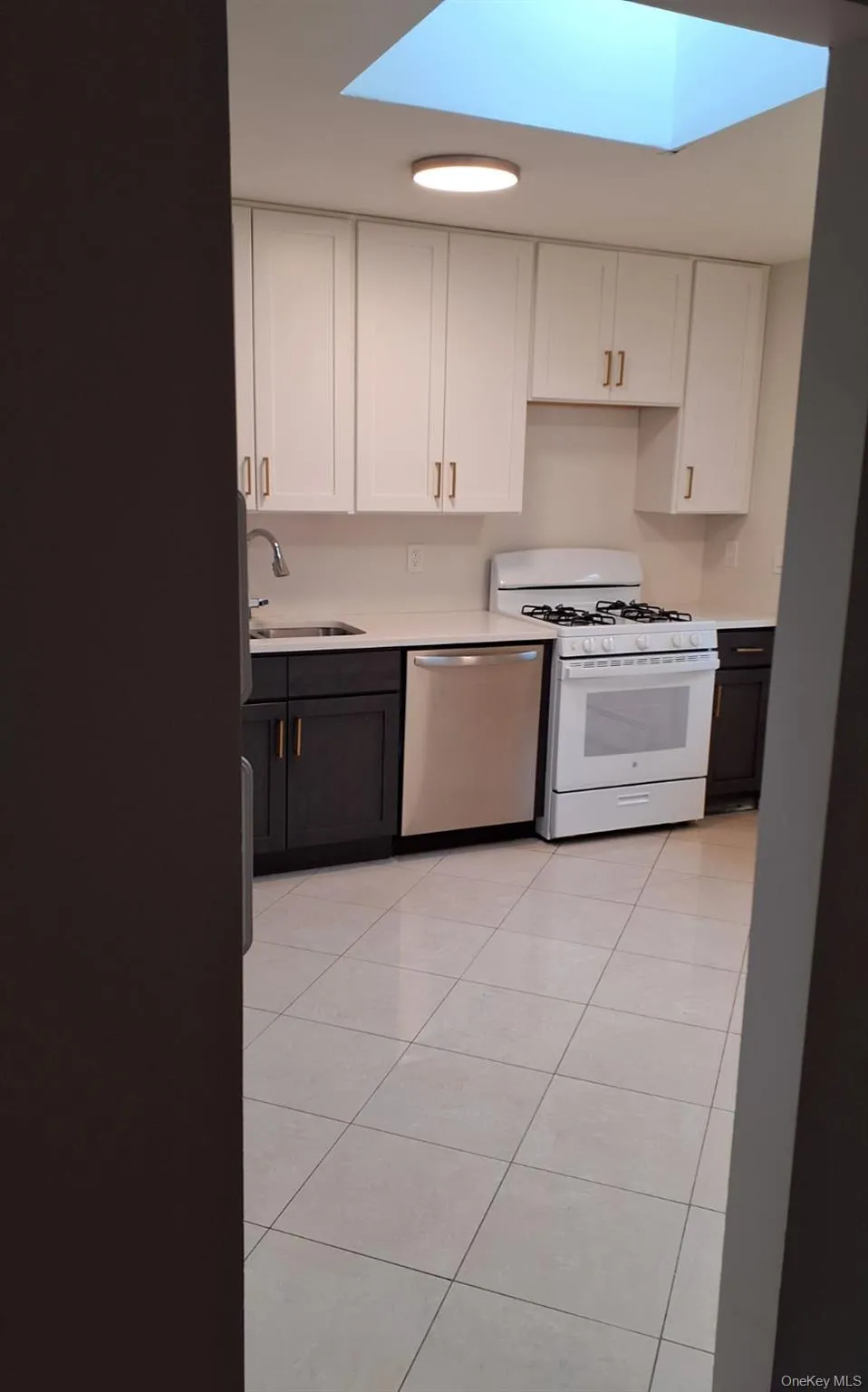 5 Suzie Drive, Ramapo, NY, 4 Bedrooms Bedrooms, 9 Rooms Rooms,2 BathroomsBathrooms,Residential Lease,For Rent,Suzie,0,975294 5 Suzie Drive, Ramapo, NY, 4 Bedrooms Bedrooms, 9 Rooms Rooms,2 BathroomsBathrooms,Residential Lease,For Rent,Suzie,0,975294